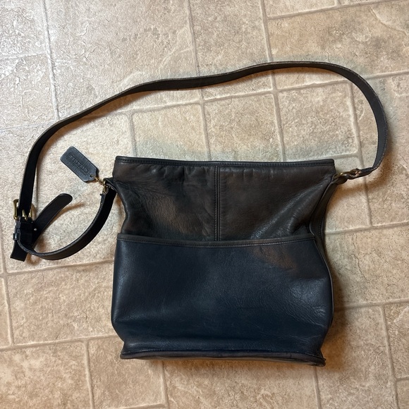 80's Vintage Coach Crossbody Bag Blue Leather Style 0579-436 Made in USA 11" - Picture 1 of 7
